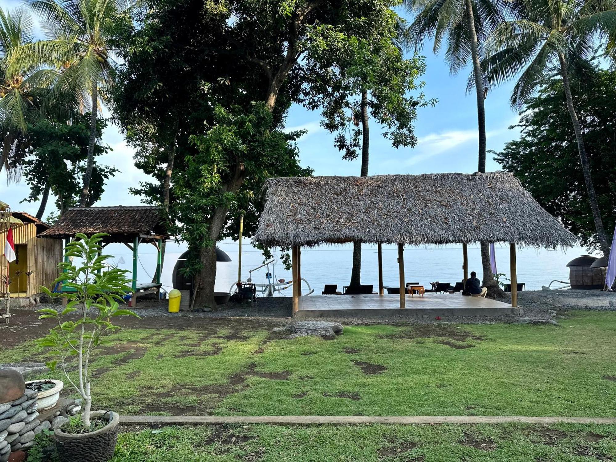 Kura Kura Beach Tejakula Bagian luar foto